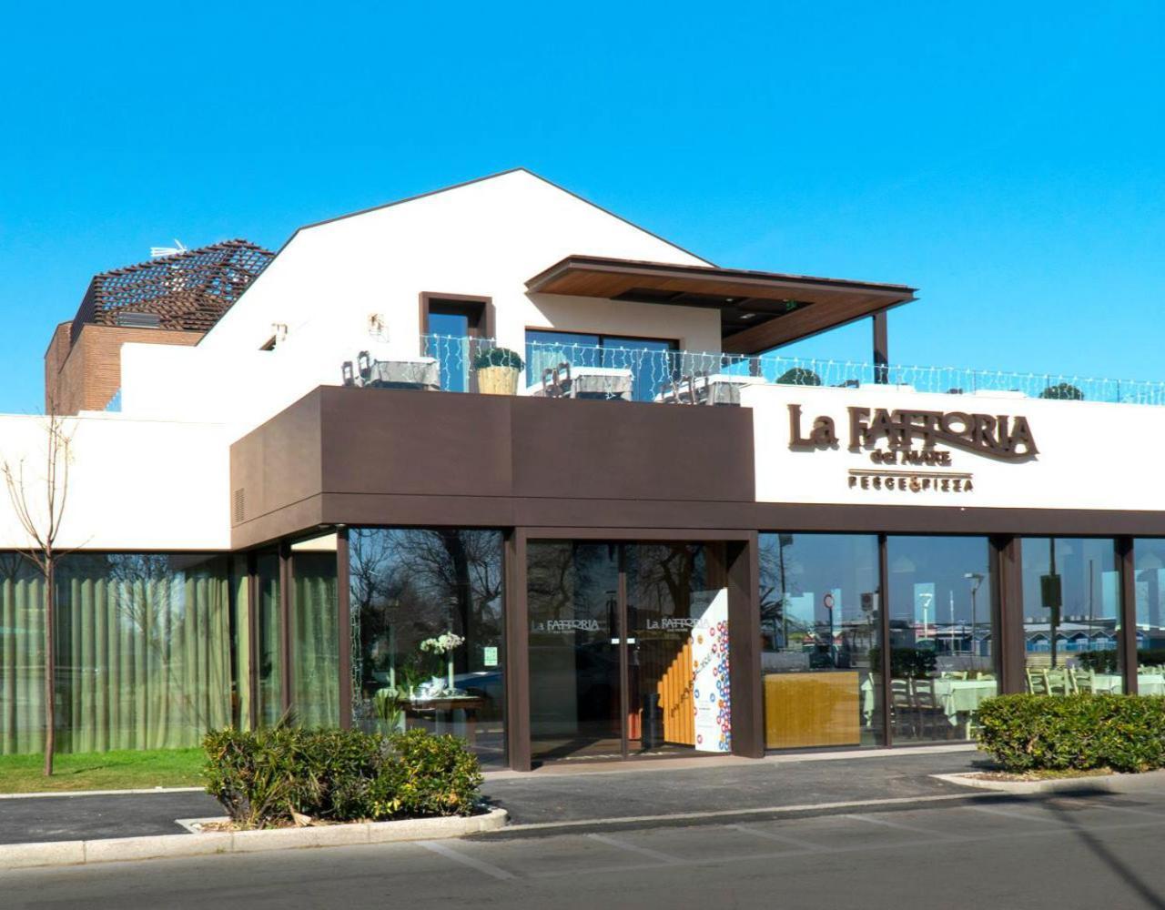 Hotel Marzia Con Piscina Riccione Bagian luar foto