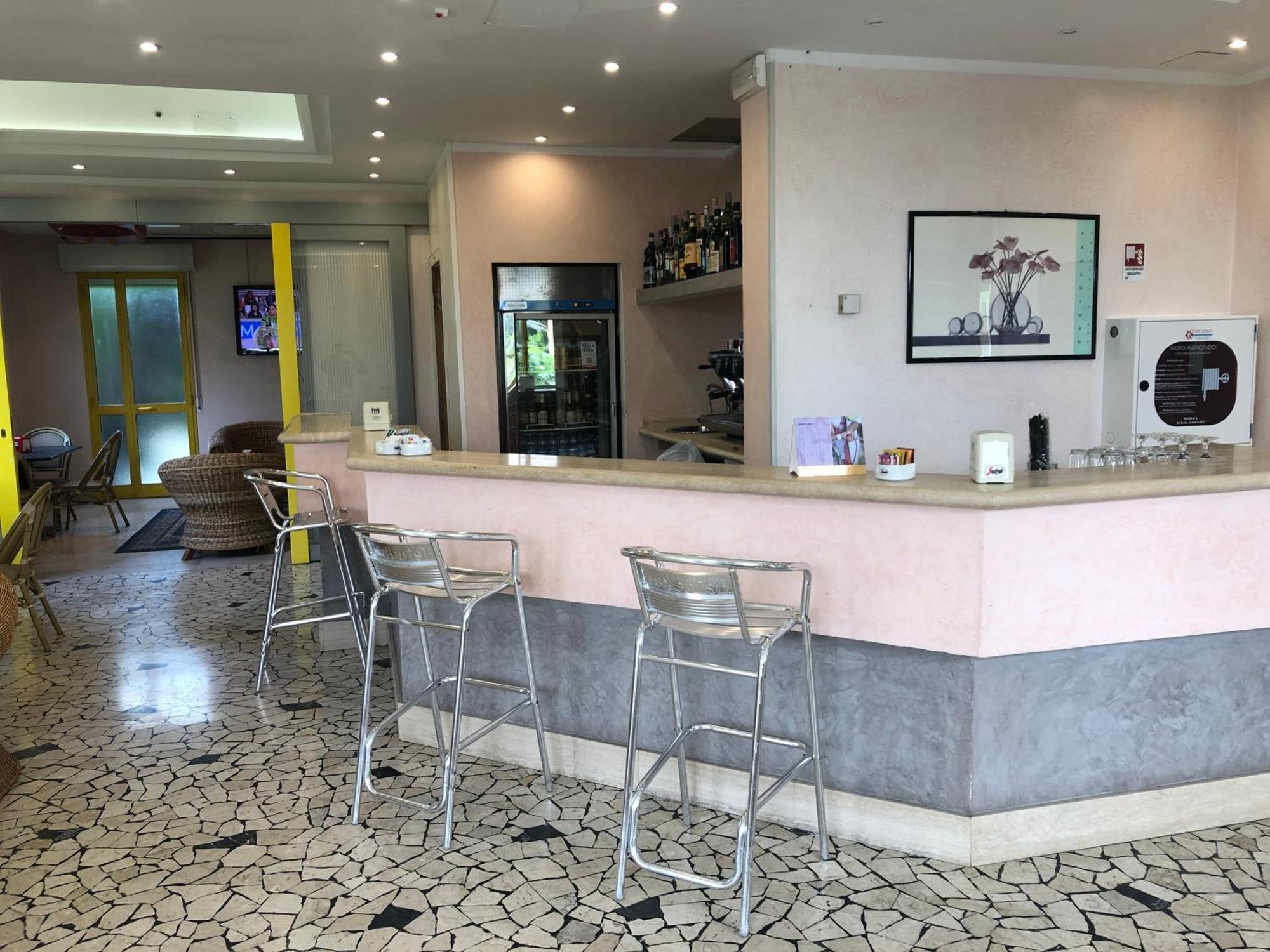 Hotel Marzia Con Piscina Riccione Bagian luar foto