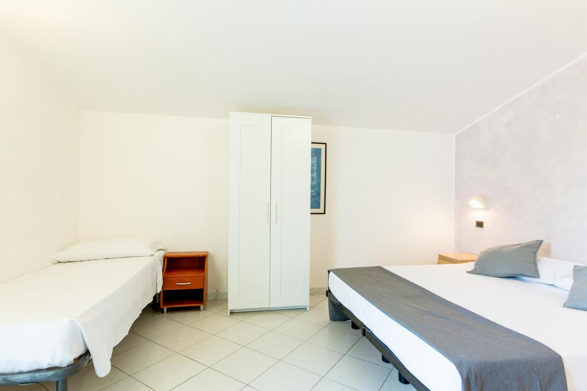 Hotel Marzia Con Piscina Riccione Bagian luar foto
