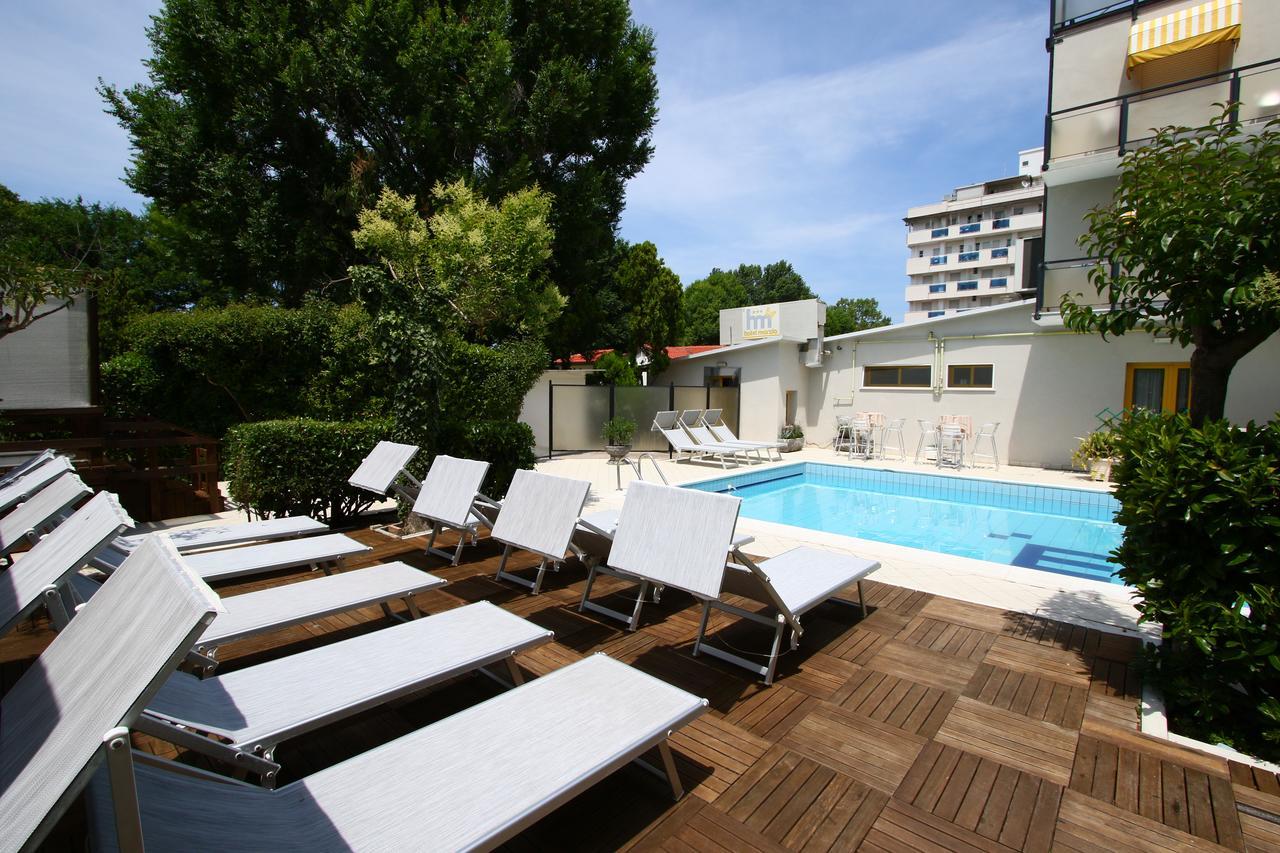Hotel Marzia Con Piscina Riccione Bagian luar foto